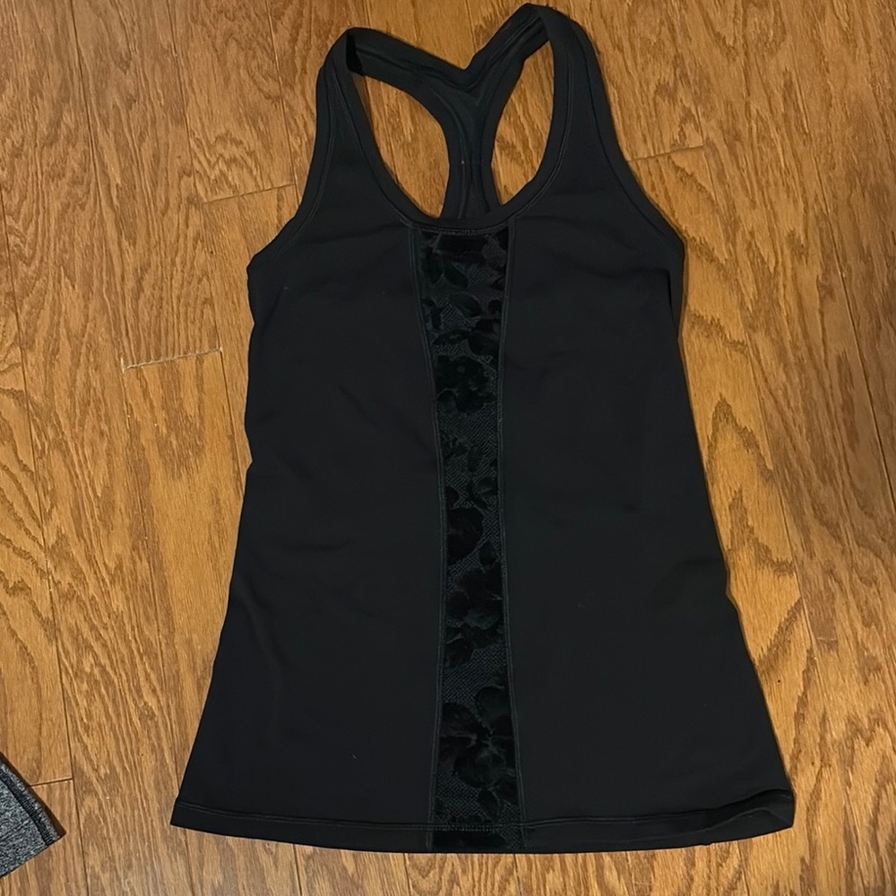 Lululemon Athletica Black floral Detail cool racerback tank 6